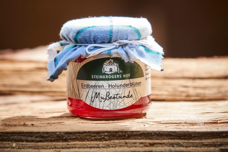 Erdbeere-Holunderblüten Mußestunde Erdbeere-Holunderblüten Mußestunde